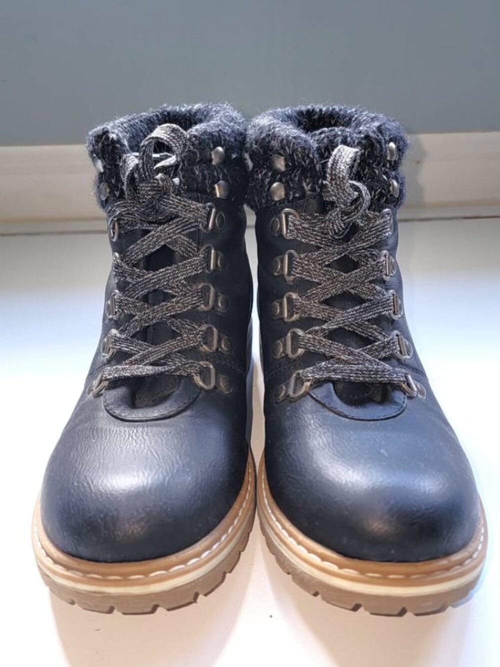 Women's Black Boots Size39 (US 8 or 8.5)